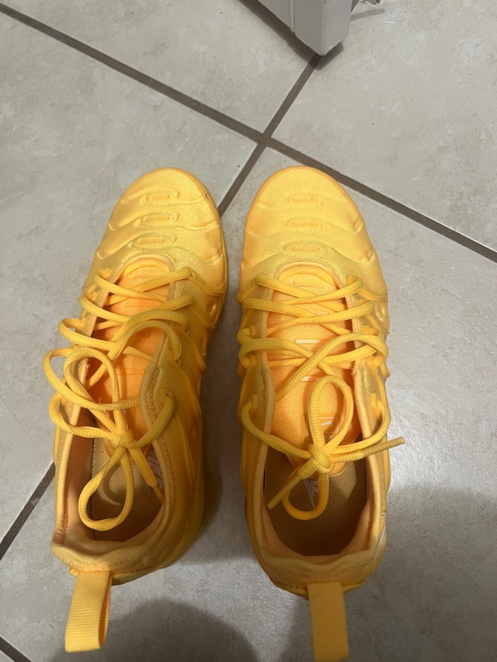 Vibrant Yellow Athletic Sneakers

SEND OFFER